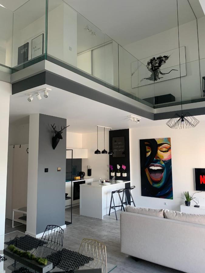 Апартаменты Two-Levels Penthouse With A Garden In The City Center Лодзь Экстерьер фото