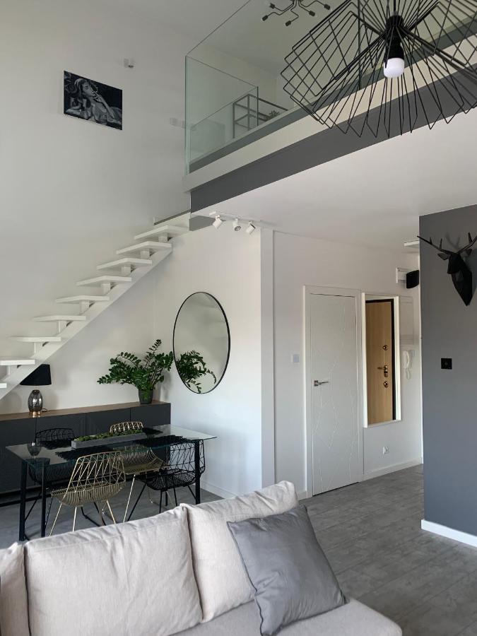 Апартаменты Two-Levels Penthouse With A Garden In The City Center Лодзь Экстерьер фото