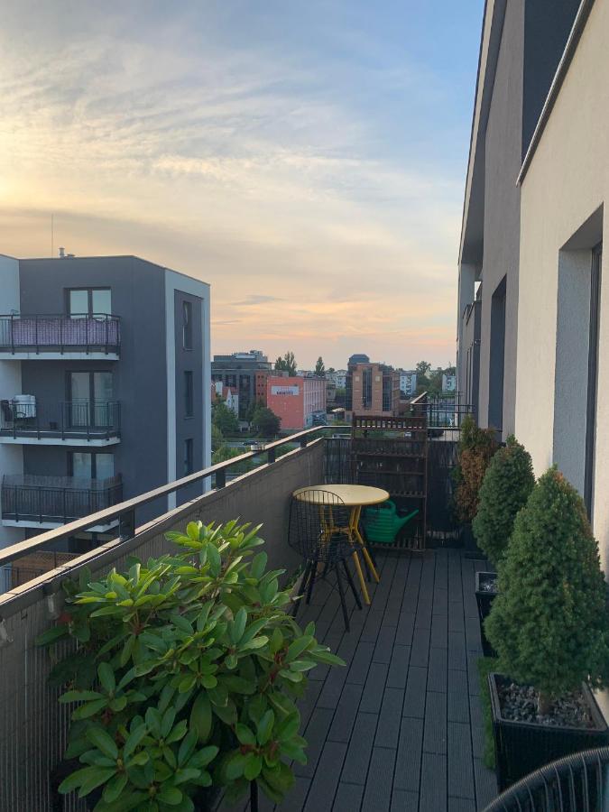 Апартаменты Two-Levels Penthouse With A Garden In The City Center Лодзь Экстерьер фото