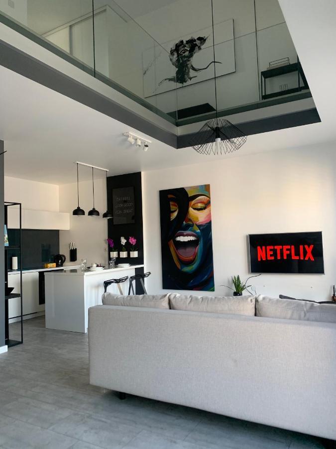 Апартаменты Two-Levels Penthouse With A Garden In The City Center Лодзь Экстерьер фото